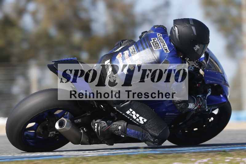 /Archiv-2024/02 29.01.-02.02.2024 Moto Center Thun Jerez/Gruppe rot-red/backside